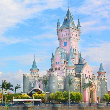 Nostalgia Hotel Near Tianjin Polar Ocean Word- Tianjin Fonte Joy World, 10 Minutes Drive Away From Tianjin Tanggu High-Speed Railway Station, Free Ice-Cream, Mineral Water, Snacks And Laundry Service, English Communication Well Ngoại thất bức ảnh