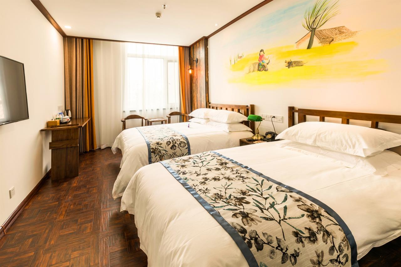 Nostalgia Hotel Near Tianjin Polar Ocean Word- Tianjin Fonte Joy World, 10 Minutes Drive Away From Tianjin Tanggu High-Speed Railway Station, Free Ice-Cream, Mineral Water, Snacks And Laundry Service, English Communication Well Ngoại thất bức ảnh