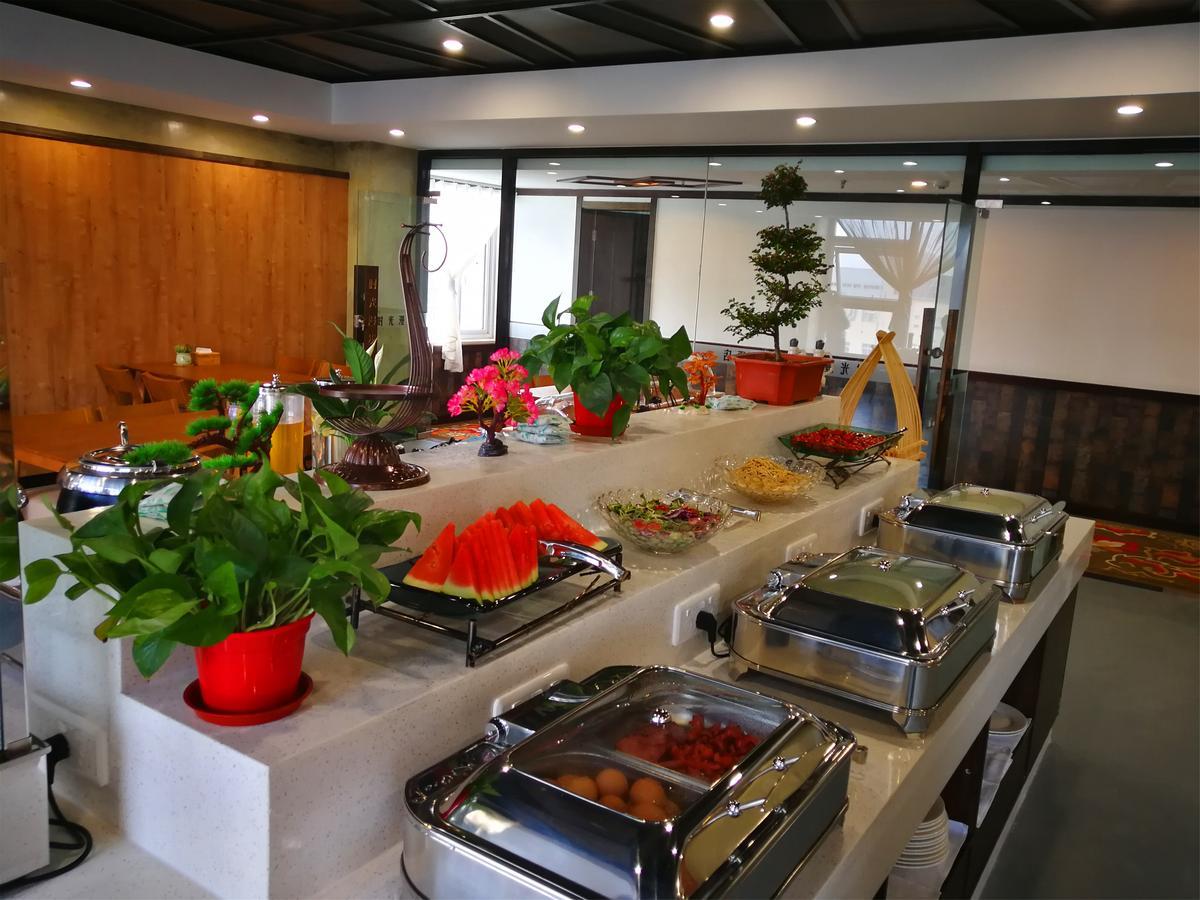 Nostalgia Hotel Near Tianjin Polar Ocean Word- Tianjin Fonte Joy World, 10 Minutes Drive Away From Tianjin Tanggu High-Speed Railway Station, Free Ice-Cream, Mineral Water, Snacks And Laundry Service, English Communication Well Ngoại thất bức ảnh