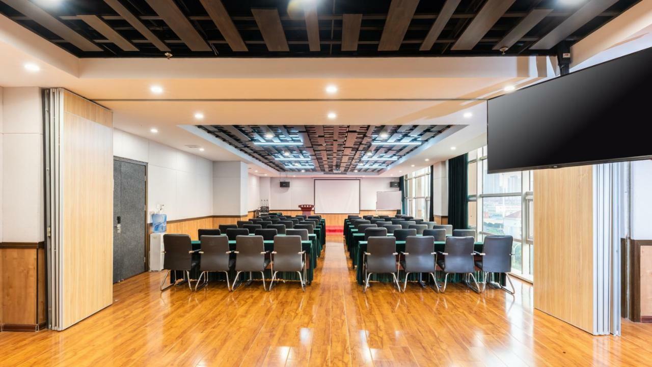 Nostalgia Hotel Near Tianjin Polar Ocean Word- Tianjin Fonte Joy World, 10 Minutes Drive Away From Tianjin Tanggu High-Speed Railway Station, Free Ice-Cream, Mineral Water, Snacks And Laundry Service, English Communication Well Ngoại thất bức ảnh